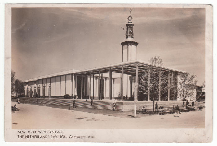 1939 New York Worlds Fair Post Card front
