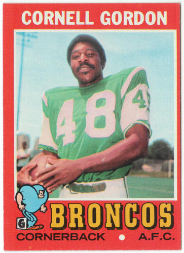 1971 Topps Football #256 Cornell Gordon