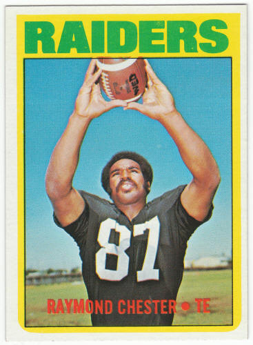 1972 Topps Football #143 Raymond Chester Rookie Card