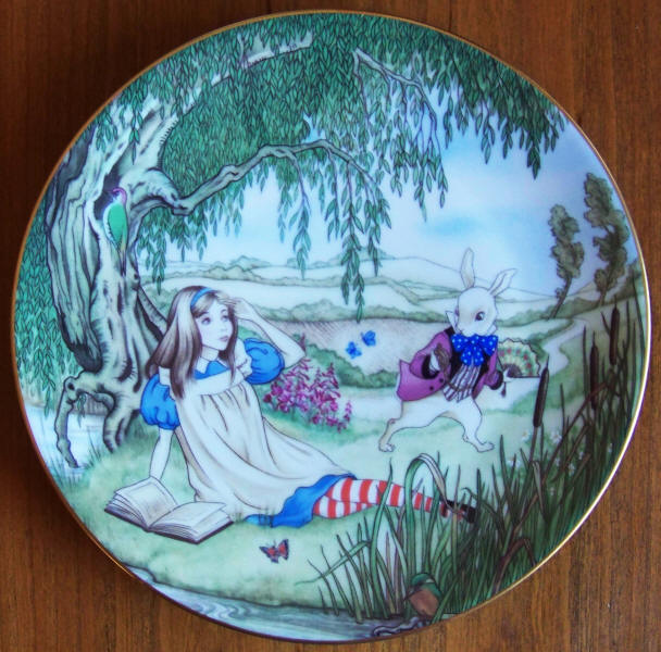 Alice In Wonderland Collectors Plate 1 front