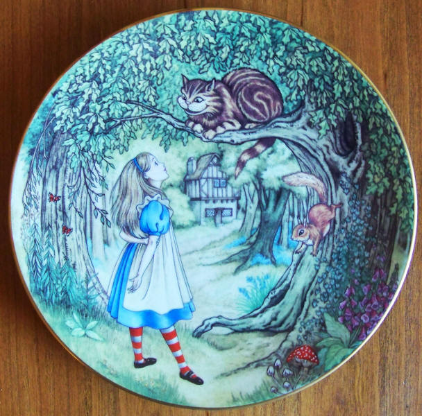 Alice In Wonderland Collectors Plate 3 front