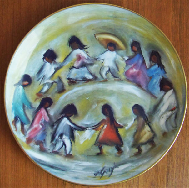 Los Ninos Children Of The World DeGrazia Signed Plate front