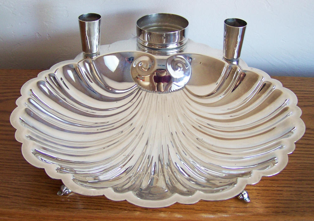 English Silver Manufacturing Company Silver Plated Shell Serving Dish