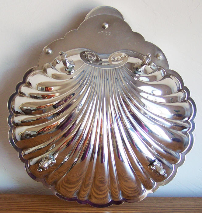 English Silver Manufacturing Company Silver Plated Shell Serving Dish