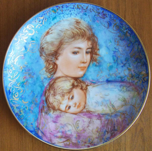 Edna Hibel 1984 Mothers Day Plate front