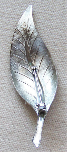 Vintage Leaf with Faux Pearl Brooch