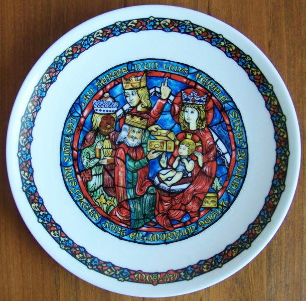 Noel Vitrail Collectors Plate 5 front