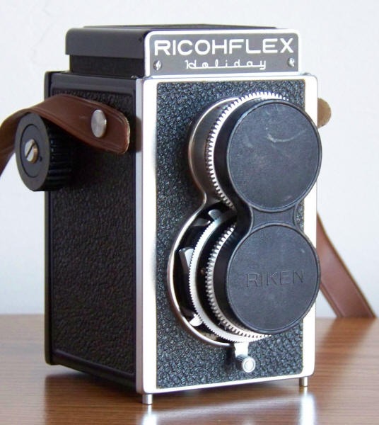 1956 Ricohflex Holiday Camera lens cap on