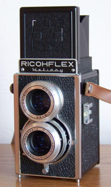 1956 Ricohflex Holiday Camera viewer open