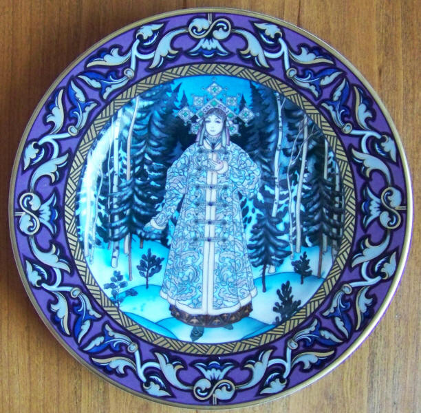Russian Fairy Tales Plate 1 Snow Maiden front