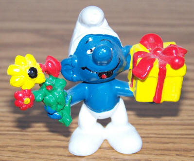 Smurf with Flowers and Gift #20040 PVC