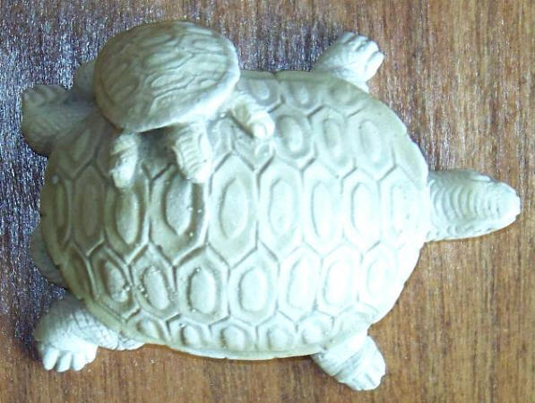 Mid 1970s White Beige Resin Turtle Pair